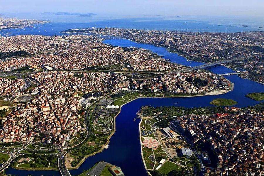 Cover of the article: Bosphorus Cruise vs Golden Horn Cruise Compared