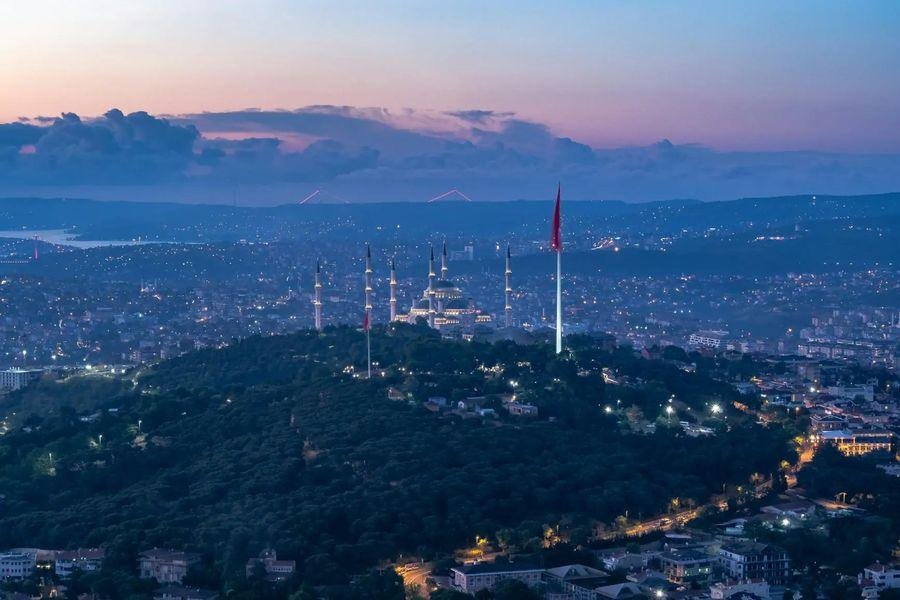 Cover of the article: Camlica Hill: Istanbul's Best Panoramic Views